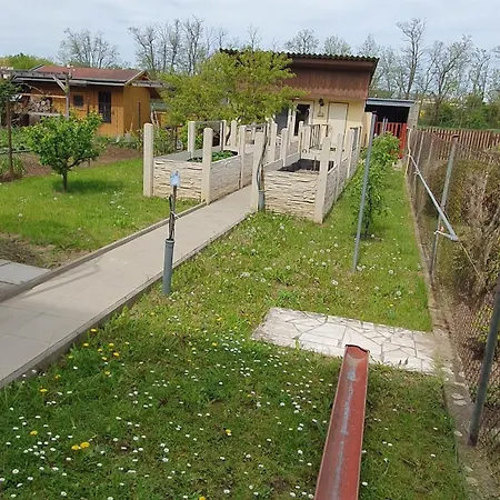 Lilly 36 アパート